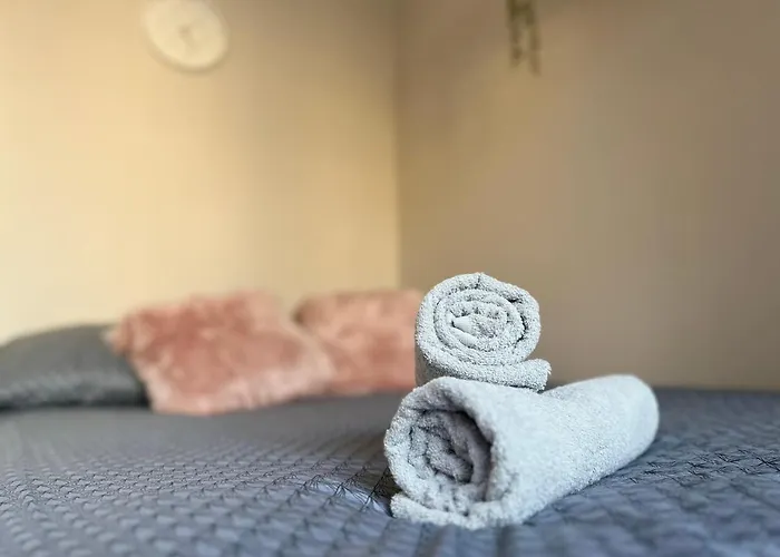 Mmrent Desert Room